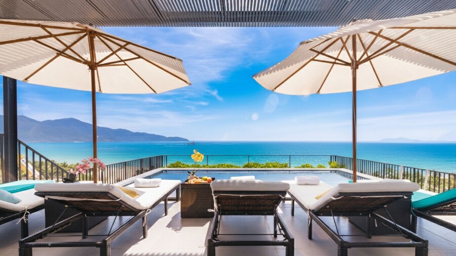 JBAY Beachfront Boutique Hotel