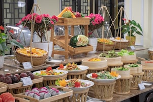 Alimentos y bebidas