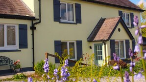 Unclassified image, 5 of 25, button - Spacious dog-friendly cottage in an idyllic rural setting near amazing beaches (Boncath)