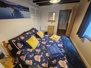 3 soveværelser, skrivebord, strygejern/strygebræt, weekendseng