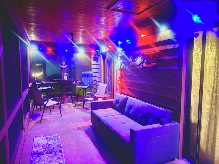 Relaxing Escape-charming 2-bedroom House In Homosassa On The Water With Wifi - Homosassa, FL