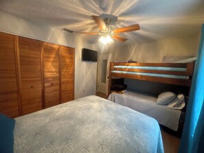 2 chambres, fer et planche à repasser, Wi-Fi, literie fournie