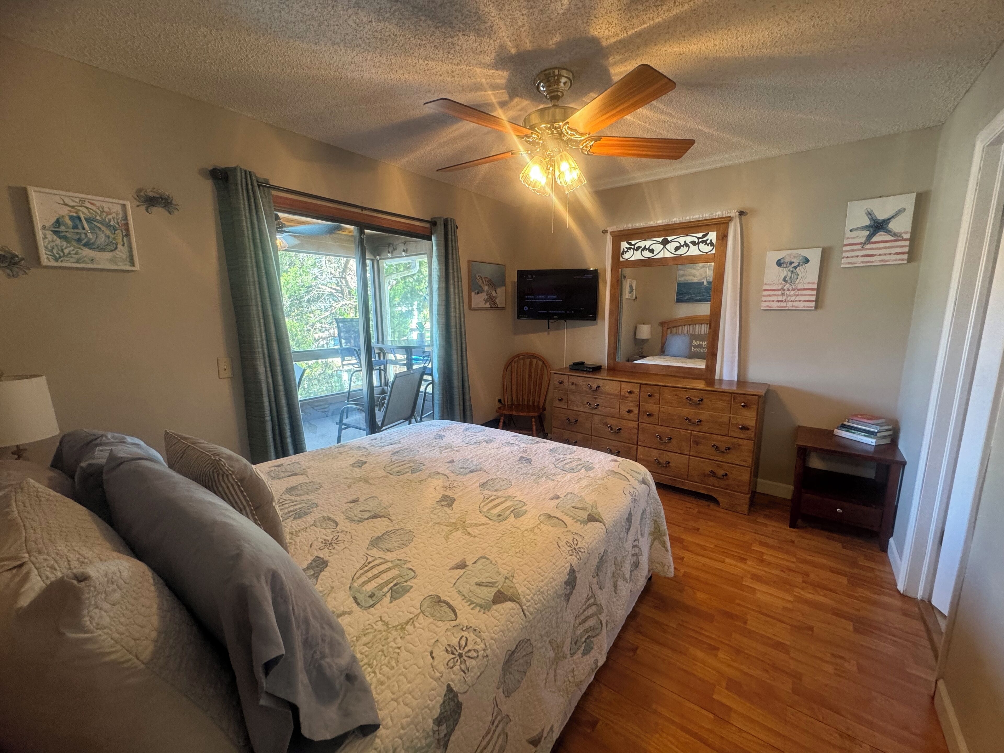 2 chambres, fer et planche à repasser, Wi-Fi, draps fournis