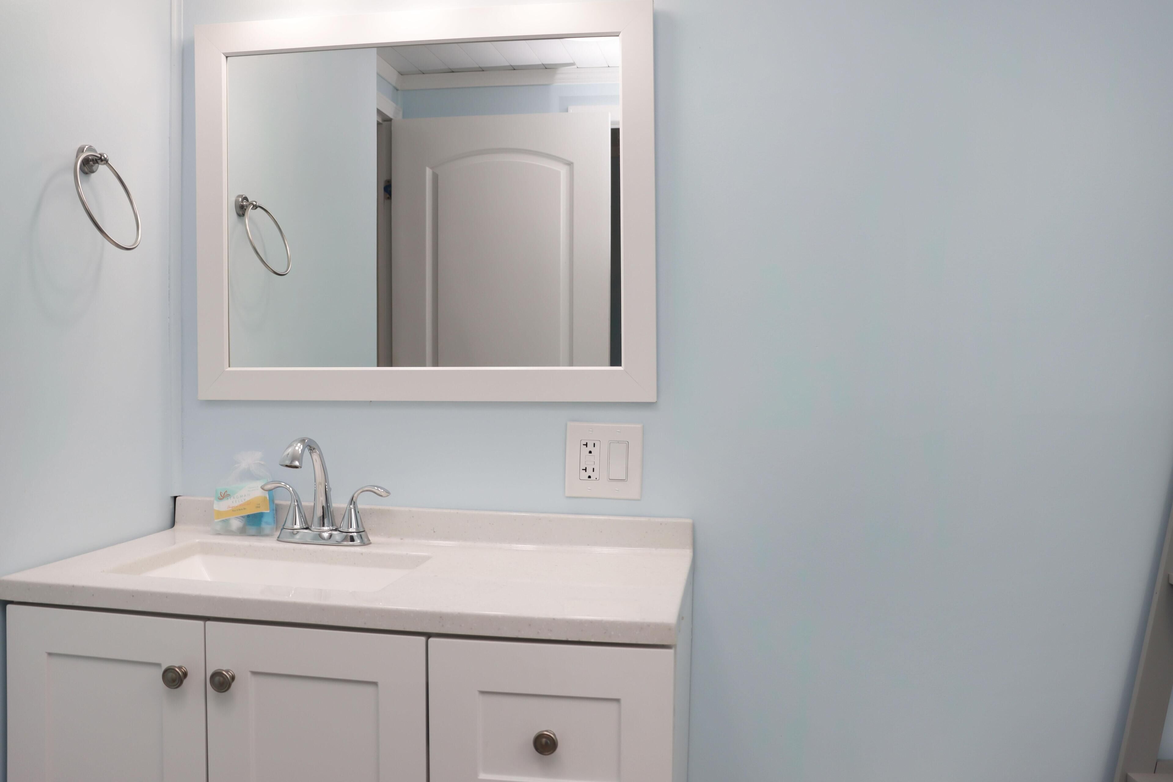 House, Multiple Beds (Livin' Like Larry) | Bathroom | Free toiletries