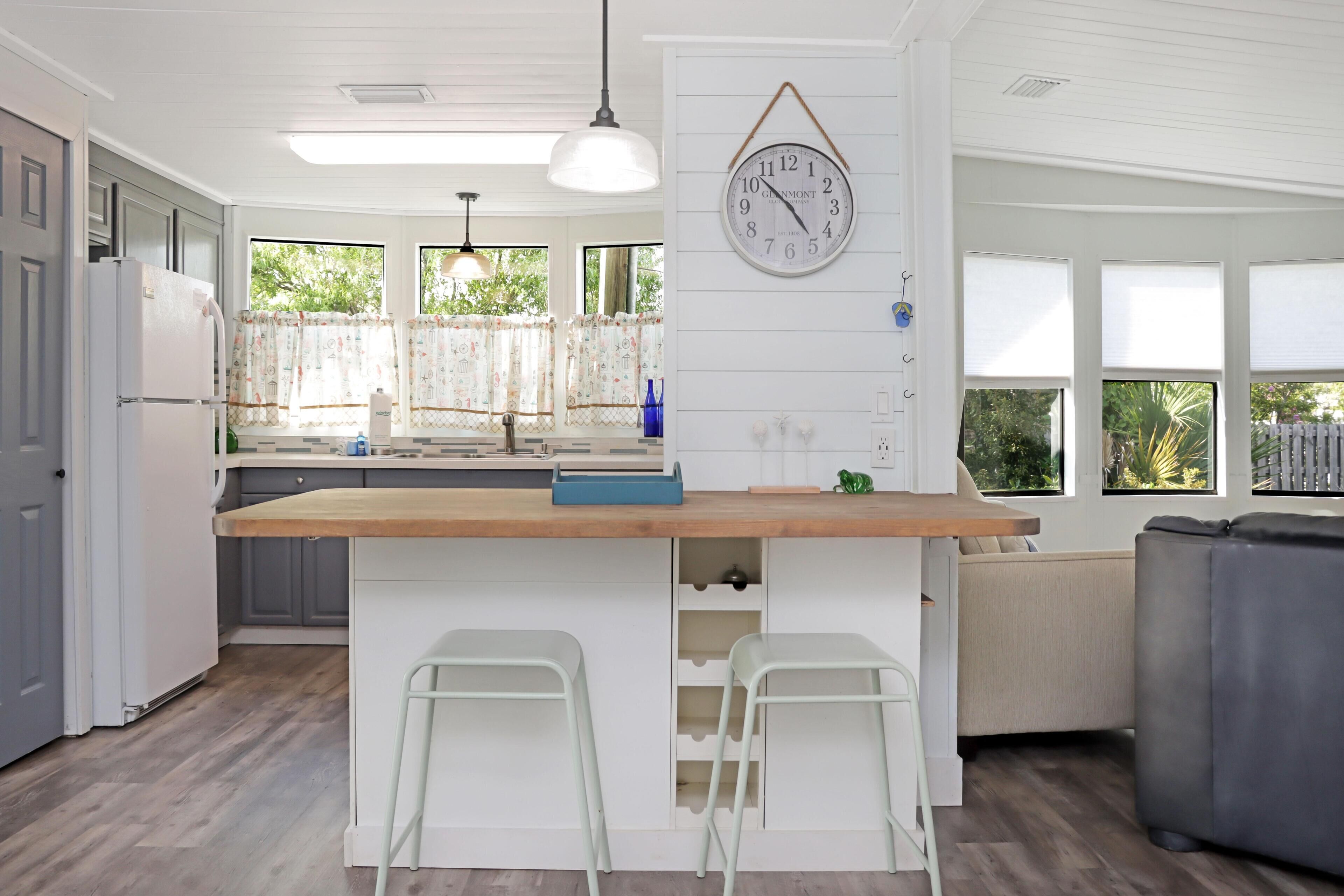 House, Multiple Beds (Livin' Like Larry) | Private kitchen | Oven, toaster