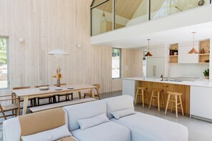 Smart TV, fireplace, table football, books - Mont-Tremblant North side | Scandinavian Chalet with Spa (Les Laurentides)