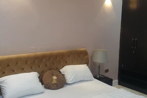 4 quartos, Wi-Fi, roupa de cama