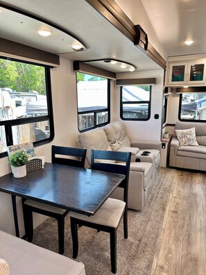 Interior - Key Largo, Charming 2-bedroom RV in Calusa Campground  (Key Largo)