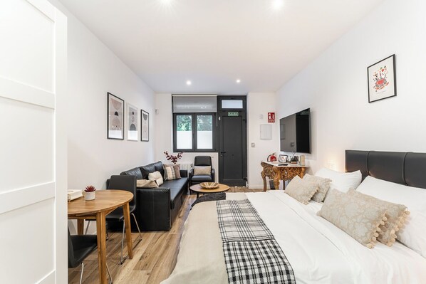 1 bedroom, iron/ironing board, WiFi, bed sheets