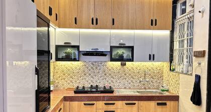 Cozy 1-bedroom apartment with WiFi, AC in pleasant Delhi