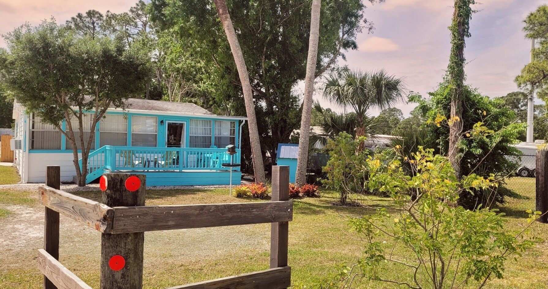 Charming 3-bedroom house Furnished with access to RV Park Use on IWC