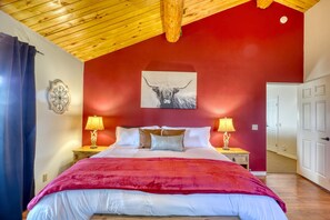 4 habitaciones, tabla de planchar con plancha, wifi y ropa de cama