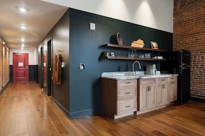 Deluxe Suite | 1 bedroom, in-room safe, desk, laptop workspace