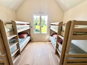 4 habitaciones, tabla de planchar con plancha y wifi gratis 