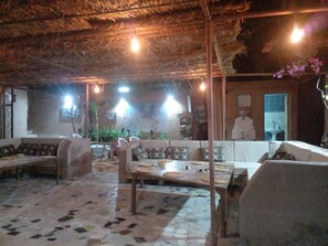 Restaurant - Par 4 Chemins - Atypical stopover (Nouakchott)