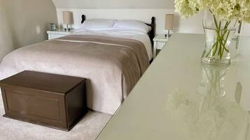 2 dormitorios, tabla de planchar con plancha, wifi gratis y ropa de cama