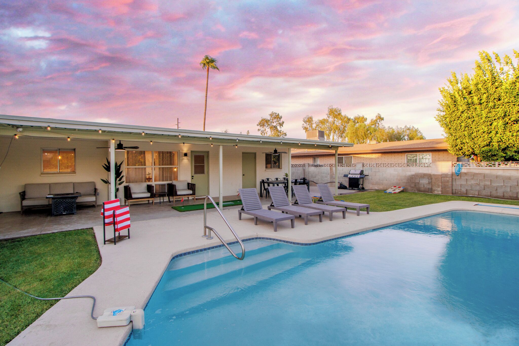 Lux Scottsdale-Home w/7 Beds, Pool, Arcade Games!
