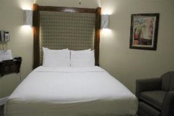 2 bedrooms, in-room safe, iron/ironing board, WiFi