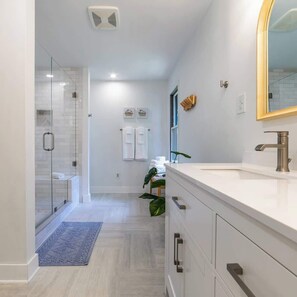 Shower, hair dryer, towels - Shenandoah Retreat Su (Goshen)