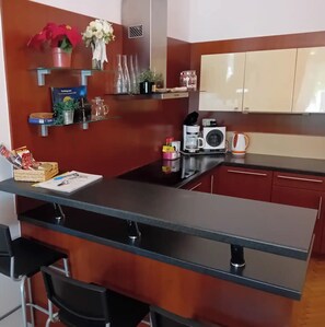 Frigorífic, microones i torradora