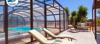 Villa with Jacuzzi and Heatable Pool