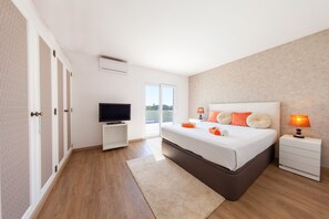 4 dormitorios, tabla de planchar con plancha, wifi gratis y ropa de cama
