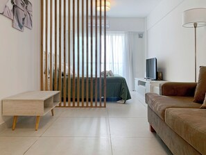 Apartment, Multiple Bedrooms, Accessible, Smoking | Living area