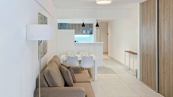 Apartment, Multiple Bedrooms, Accessible, Smoking | Living area