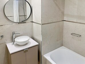 Appartement, meerdere slaapkamers, toegankelijk voor mindervaliden, roken | Badkamer