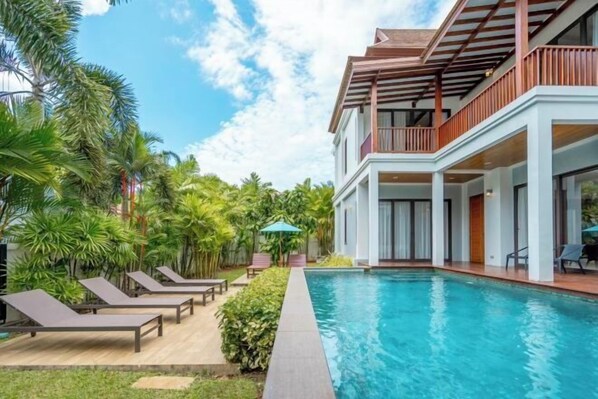 Kolam renang terbuka