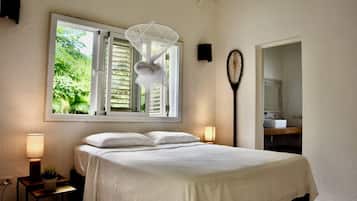 Deluxe Double Room, Garden View | Minibar, in-room safe, free WiFi