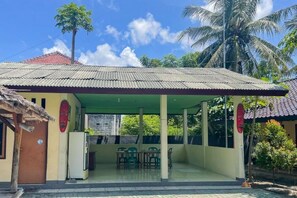Unclassified image, 5 of 7, button - Ekas Beach Guesthouse Mitra RedDoorz (Lombok)