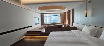 Century Seaview Hotel