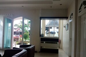 Unclassified image, 5 of 20, button - Monika Hotel (Rantepao)
