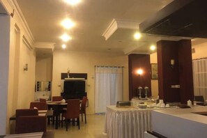 Unclassified image, 3 of 20, button - Monika Hotel (Rantepao)