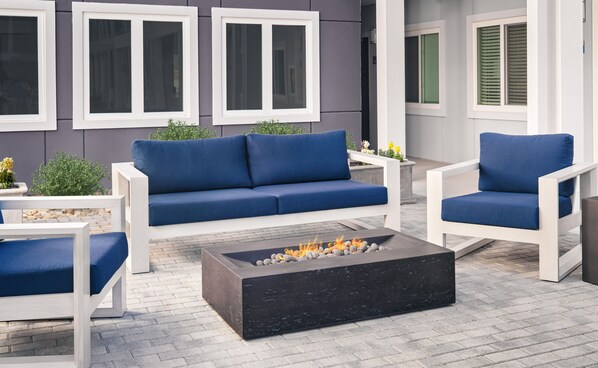 Deluxe Suite, Mobility Accessible, Kitchen | Terrace/patio