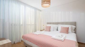 1 sovrum, internet och sängkläder