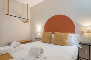 2 quartos, acesso à internet, roupa de cama