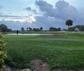 Golf - Updated luxury 4 Bed W/ KING Bed, FREE Heated Pool, Central Location (Port Charlotte)
