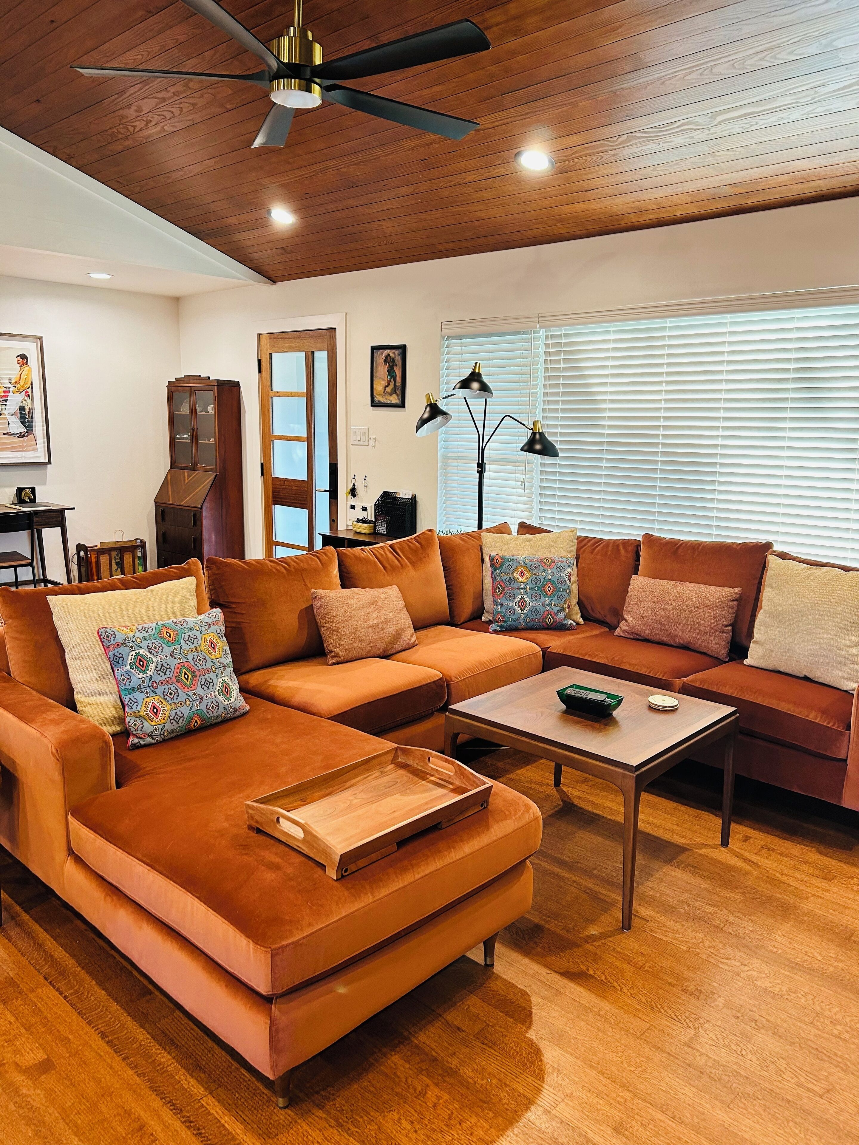 Mid Century Modern Relaxing Retreat with Sauna-5 minutes from White Rock Lake