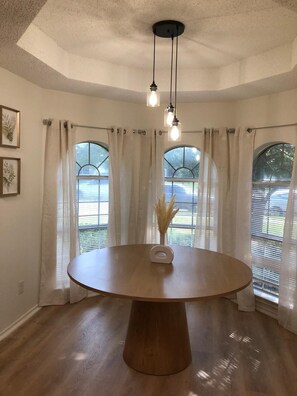 Interior - Luxurious Villa at Mesquite with Pool 3BD/2BA. (Mesquite)