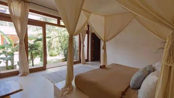 4 bedrooms, bed sheets