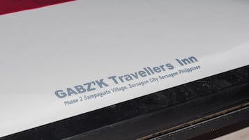 Señalización para Gabz'k Travellers Inn, Fase 2, Barrio Sampaguita, Ciudad de Sorsogon, Filipinas.