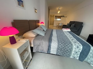 Apartment, Multiple Bedrooms, Smoking, Balcony