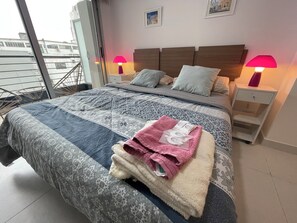 Apartament, diversos dormitoris, fumadors, balcó | 1 dormitori 