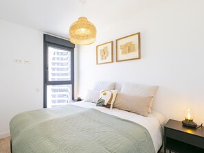 1 chambre, fer et planche à repasser, Wi-Fi gratuit, draps fournis