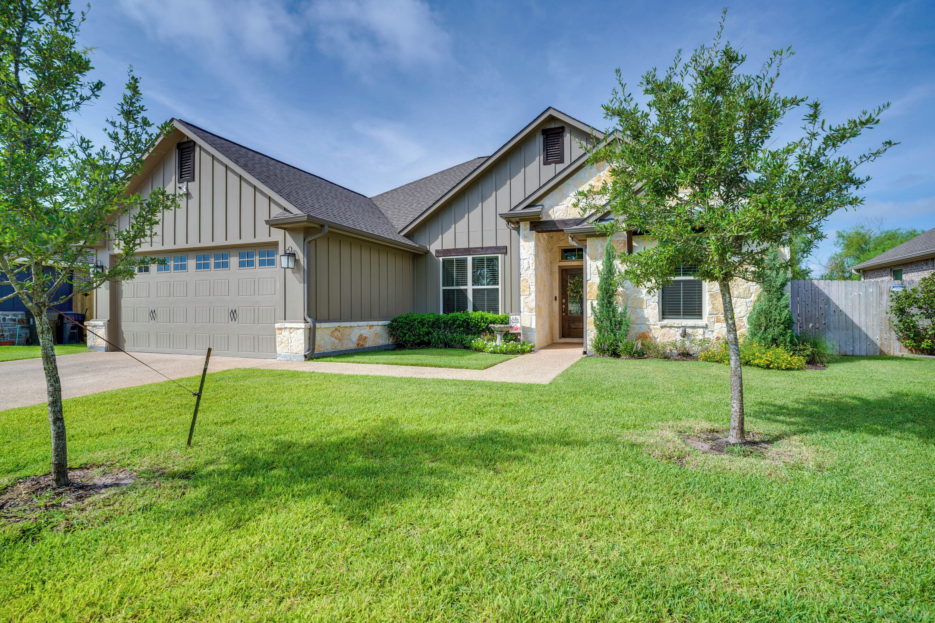 Bryan Home w/ Covered Patio: 6 Mi to Texas A&M!