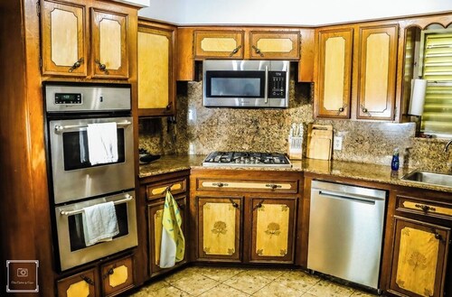 Galveston beach house - 1 block from the beach