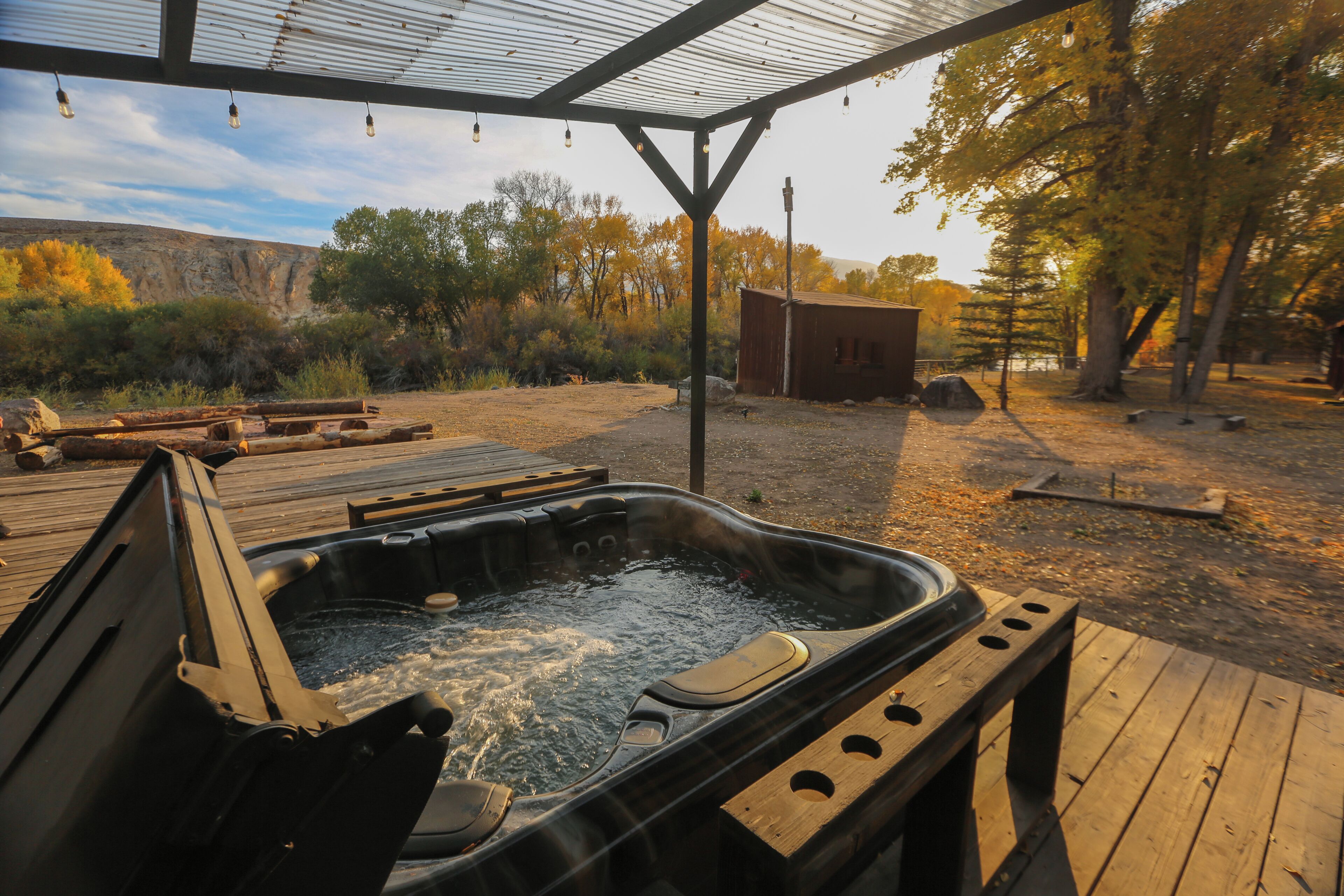 Outdoor spa tub