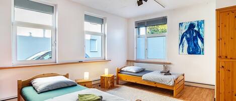 2 bedrooms, WiFi, bed sheets